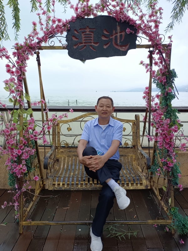 奋斗的第二张照片--宿州中老年相亲网